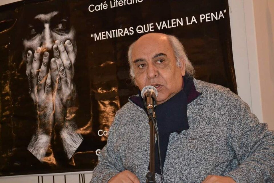 Claudio Suárez  presenta La suite del agua y la piedra  