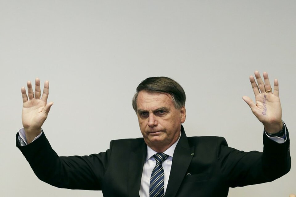 Brasil: acusan a Bolsonaro de falsear su certificado de vacunación contra la covid-19 (Fuente: Xinhua)