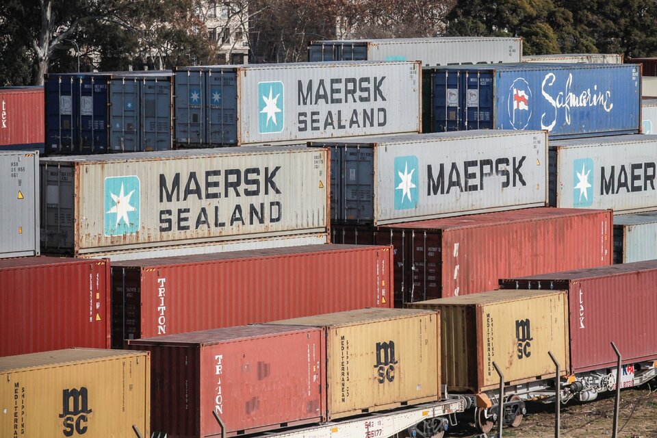 El intercambio comercial (suma de exportaciones e importaciones) fue en febrero de 9624 millones de dólares. (Fuente: Jorge Larrosa)