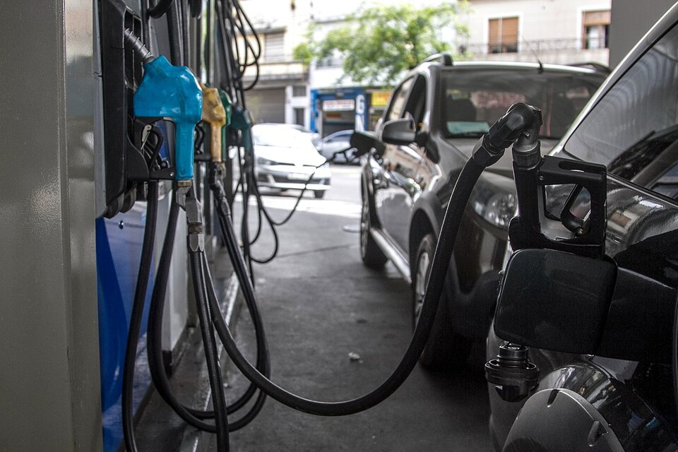 Los combustibles volverán a subir en abril por el incremento de impuestos (Fuente: Bernardino Avila)