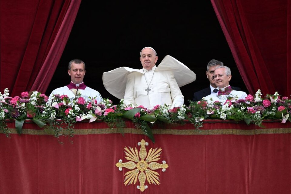Este domingo, el Papa en la misa pascual en la plaza San Pedro, en medio de los rumores sobre su salud. (Fuente: AFP)