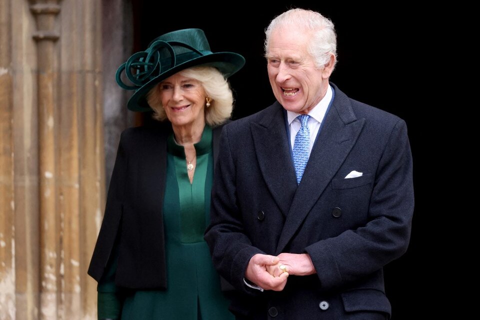 El rey Carlos III reapareció en público para la misa de Pascua tras su diagnóstico de cáncer (Fuente: AFP)