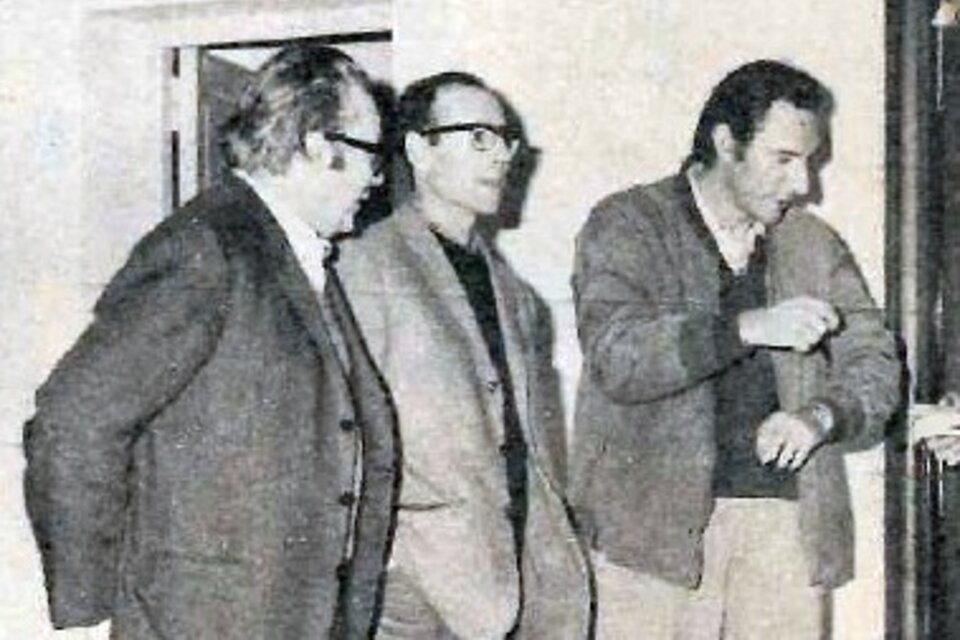 Dinelli, a la derecha, en el encuentro Nacional de curas del Tercer Mundo, Carlos Paz, 1971. (Fuente: Revista Así)