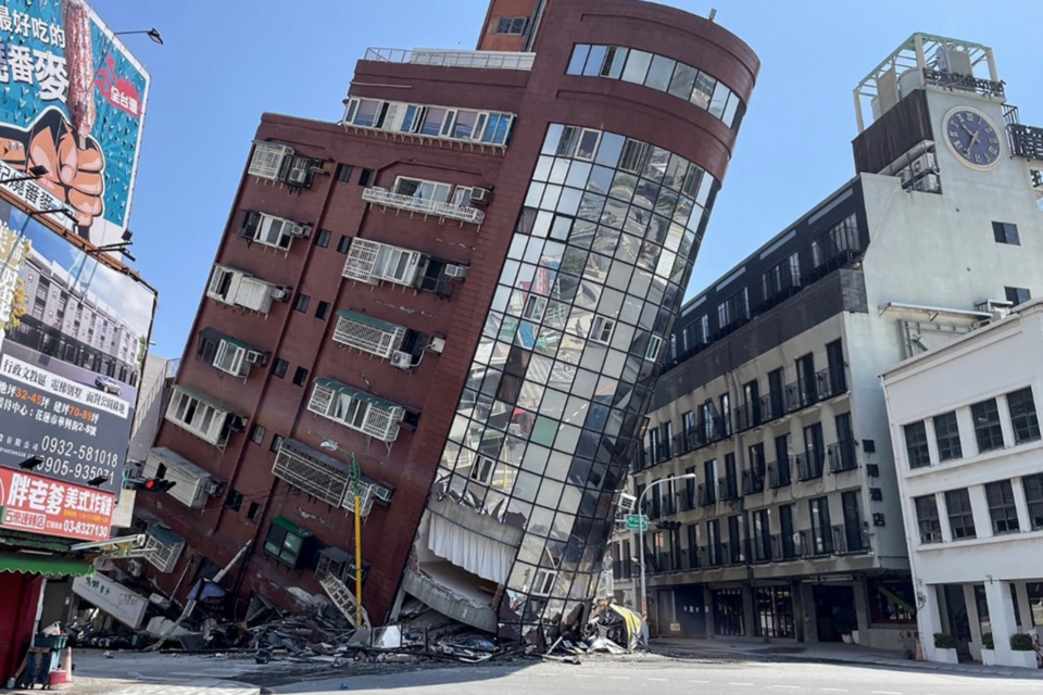 El terremoto en Taiwan derrumbó dos edificios. (Fuente: AFP)