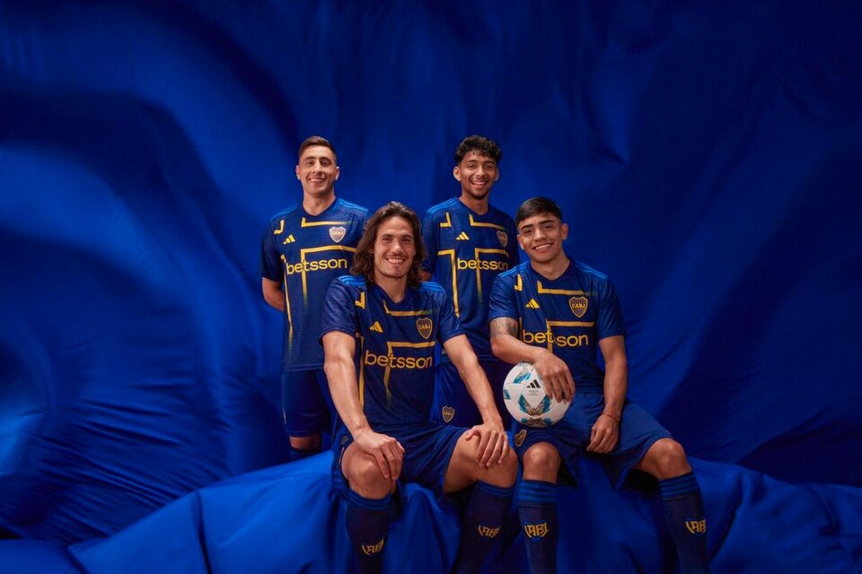 Boca Juniors presentó su nueva camiseta inspirada en la
bandera de Suecia