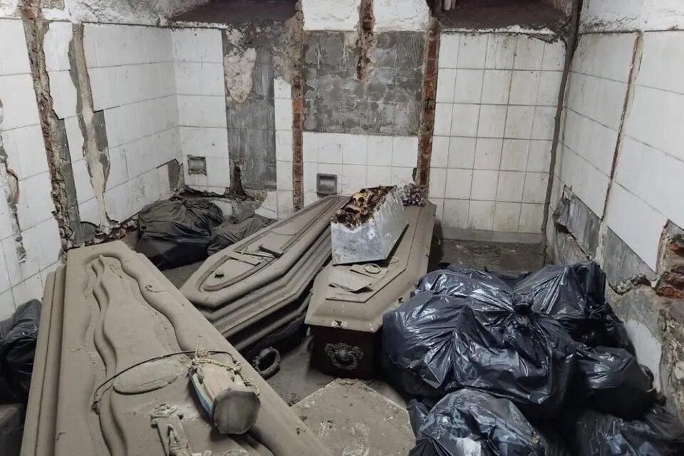 En febrero se encontraron 500 féretros y 200 bolsas con restos humanos