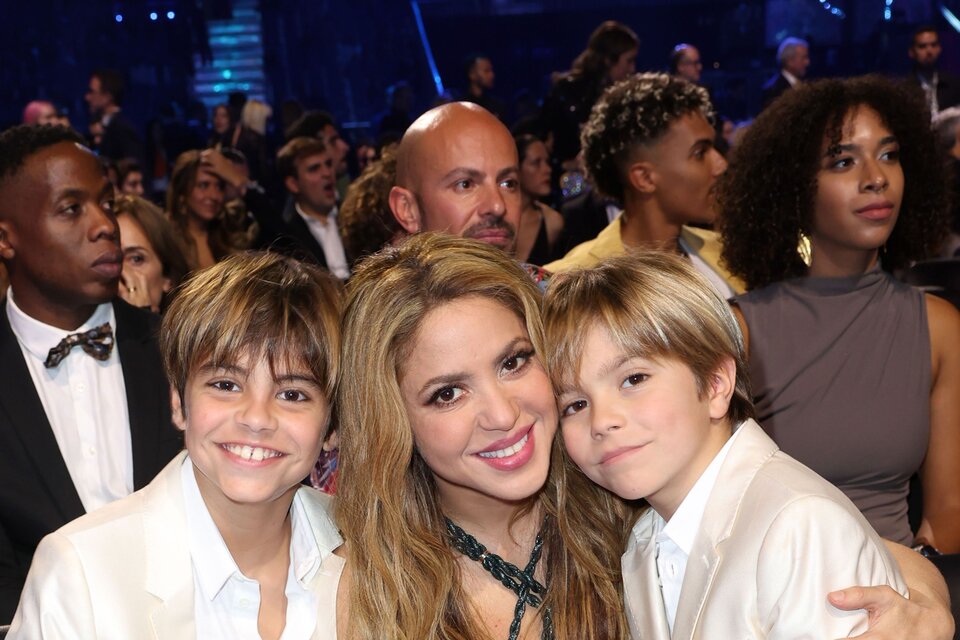 Shakira con sus hijos, en una gala de los premios Grammy