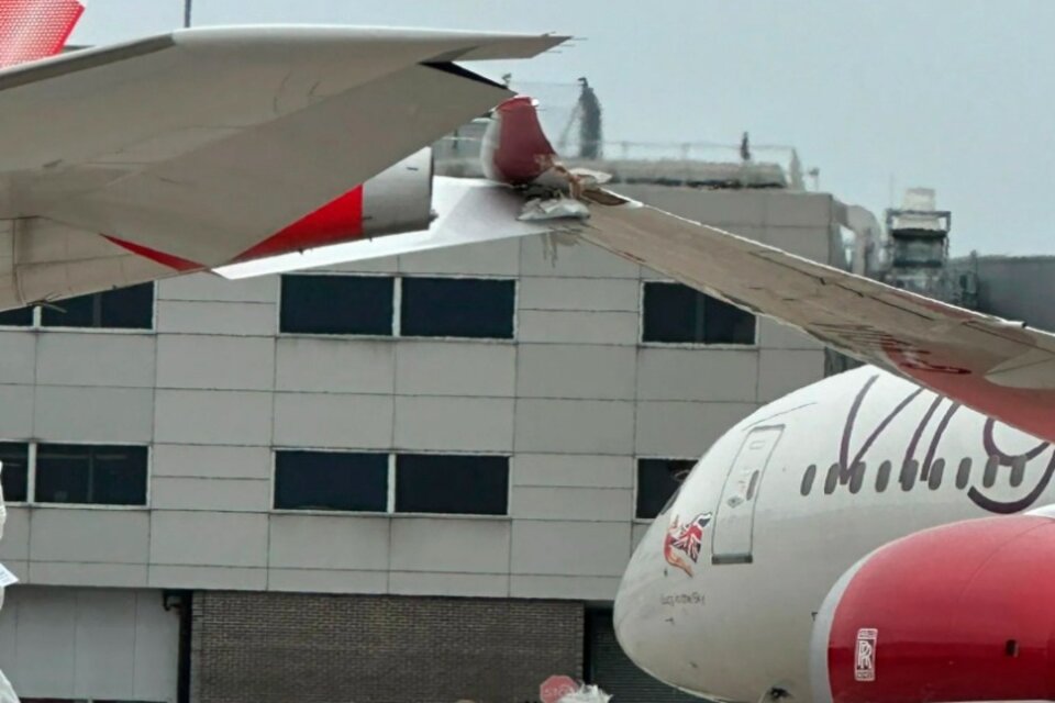 Dos aviones colisionan en tierra en el aeropuerto de Heathrow, pero sin víctimas