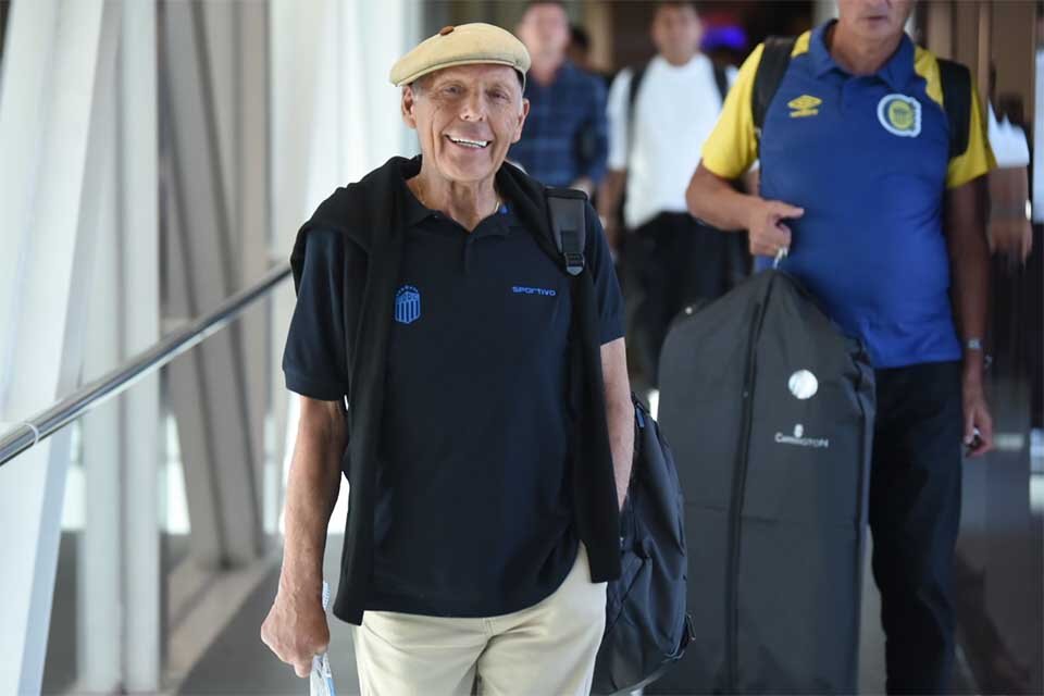 El DT Miguel Russo en viaje a Brasil.