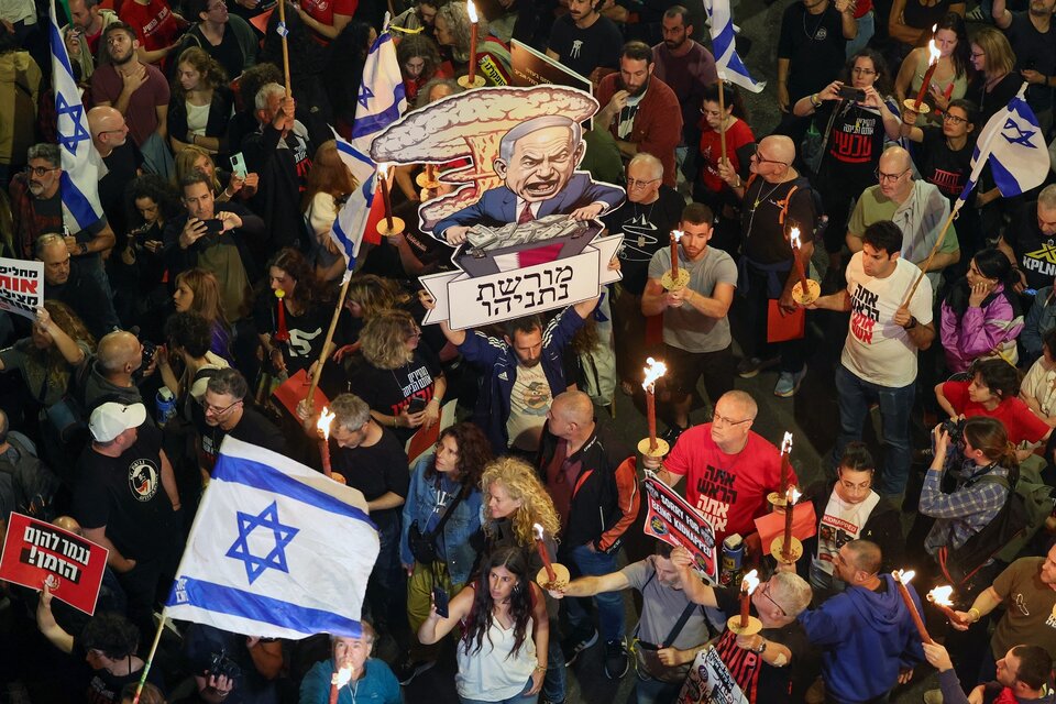 Protesta contra Netanyahu en Tel Aviv organizada porfamiliares de rehenes. (Fuente: AFP)