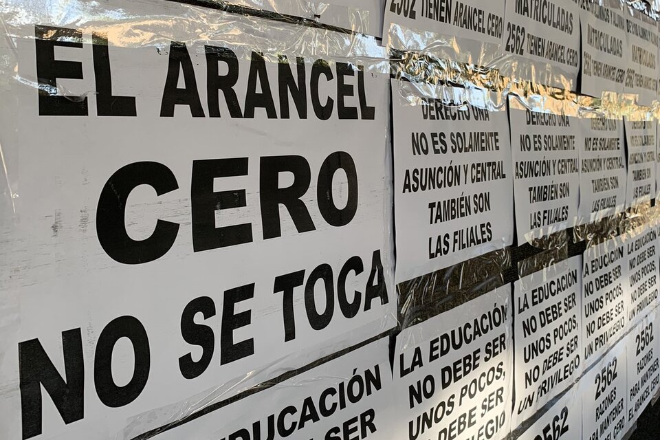 Toma de universidades y marchas de estudiantes en Paraguay por el “Arancel cero” (Fuente: x)