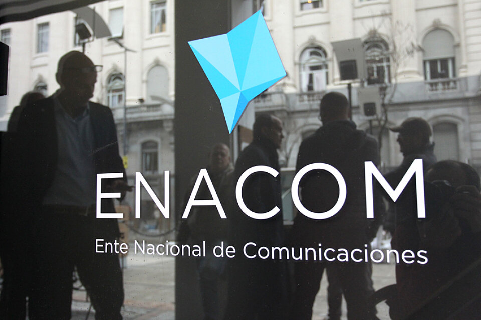 Despidos en el ENACOM y desregulación de telecomunicaciones