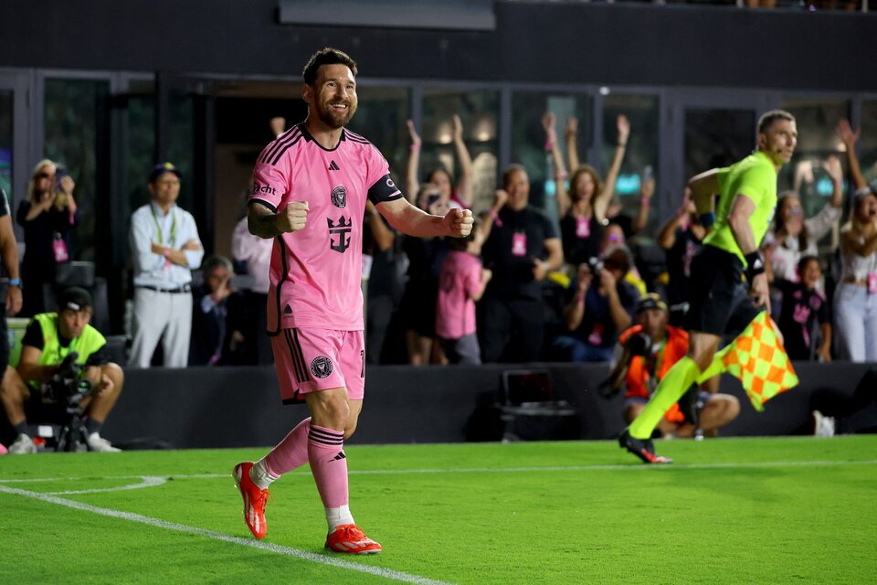 Messi celebra otra victoria de su equipo (Fuente: AFP)