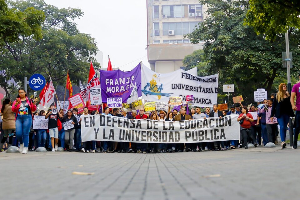 Multitudinaria marcha en Catamarca 