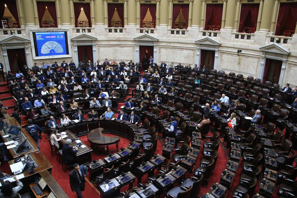 Se sentaron en sus bancas 124 legisladores de los 129 necesarios para sesionar.