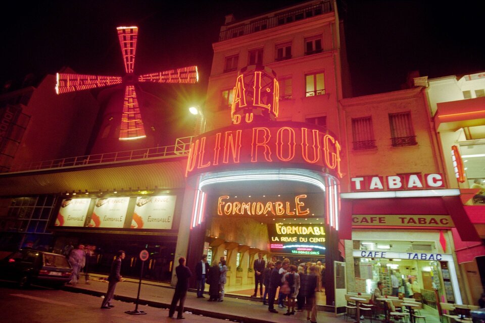 Se cayeron las aspas del Moulin Rouge de París
