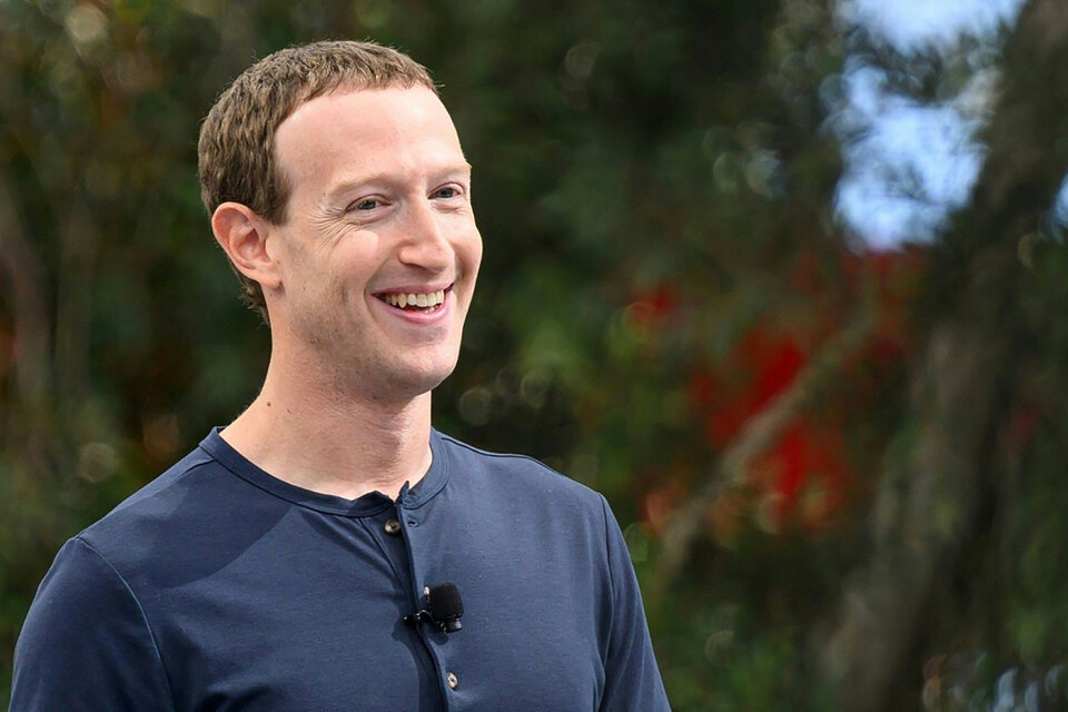 Zuckerberg le sigue teniendo fe al desarrollo de anteojos de realidad virtual. (Fuente: AFP)