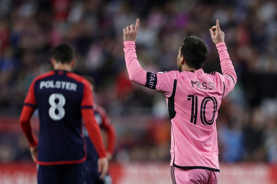 Messi llegó a nueve goles en lo que va del certamen (Fuente: NA)