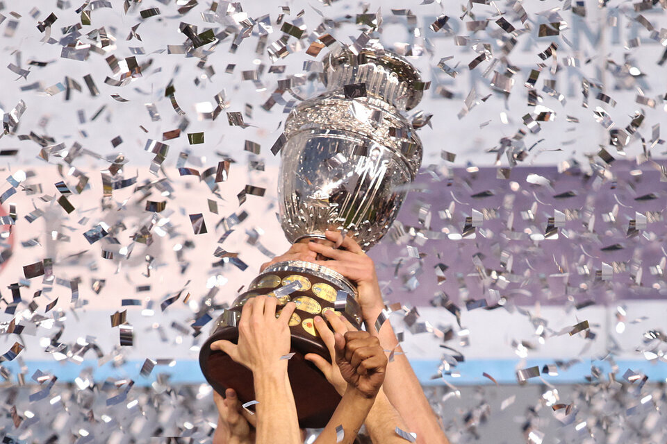 Trofeo de la Copa América. (Fuente: Alejandro Leiva)