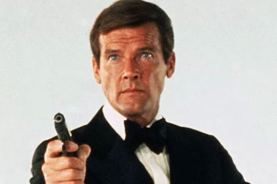 Roger Moore murió el 23 de mayo de 2017.