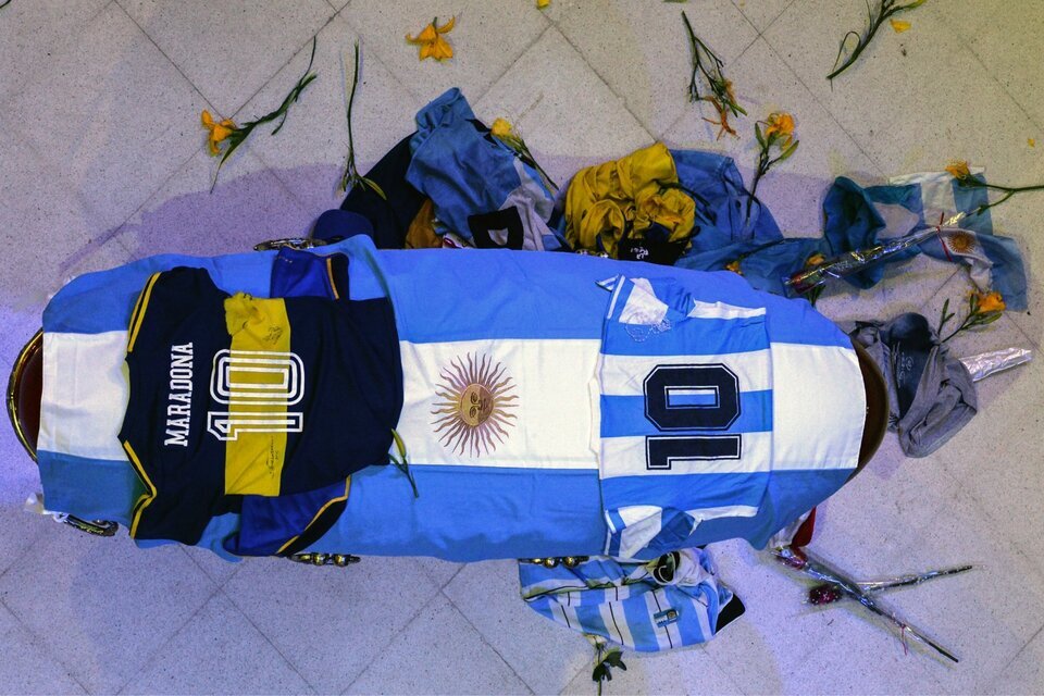 Los hijos de Maradona pidieron trasladar su cuerpo a un mausoleo en Puerto Madero