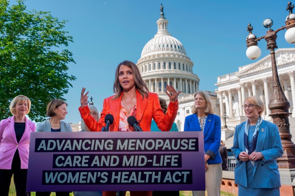 "¡Estoy en la menopausia!": el respaldo de Halle Berry a un proyecto de ley para mejorar la atención médica de las mujeres (Fuente: ABC)