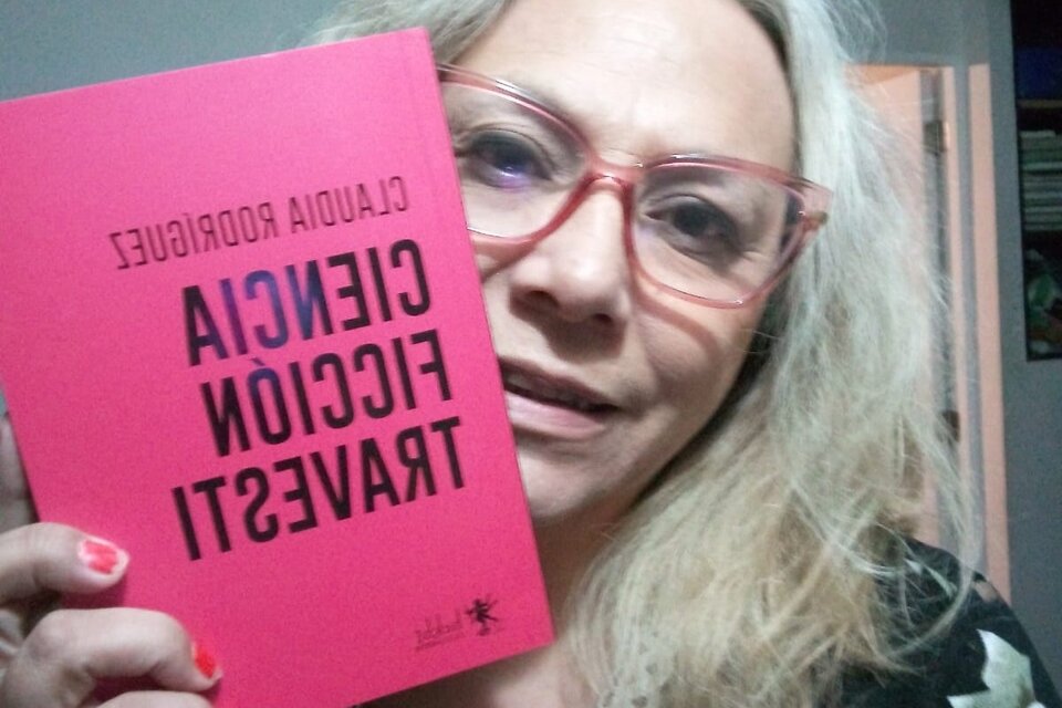 Claudia Rodriguez, autora de Ciencia ficción travesti, editado por Hekht en 2023