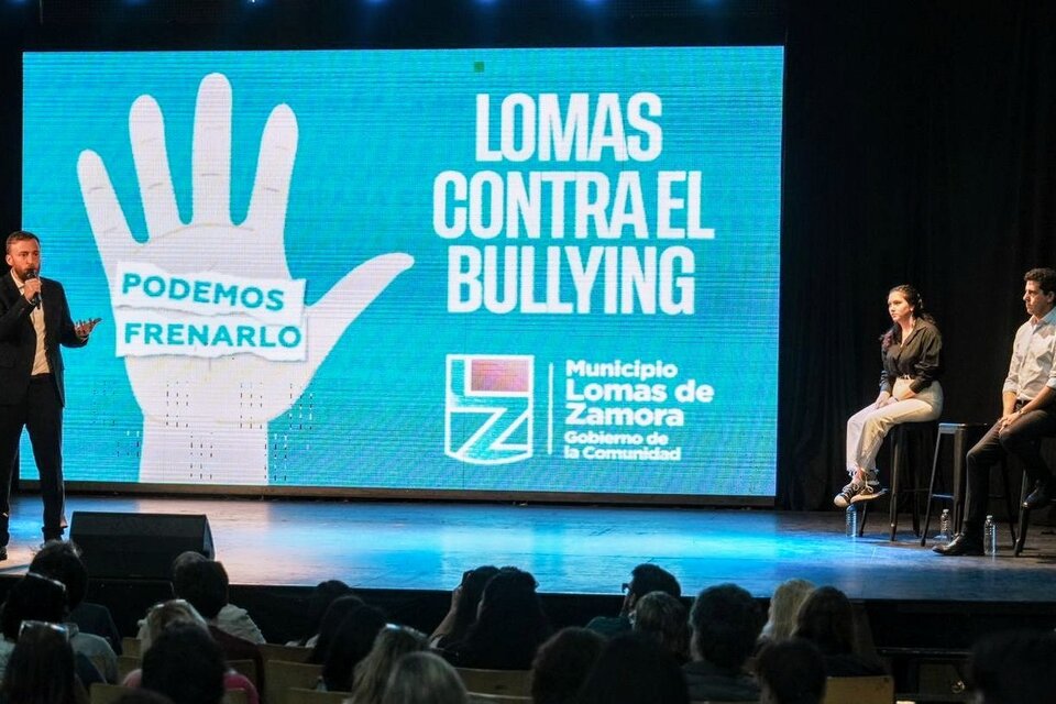 Federico Otermín y Wado de Pedro presentaron el programa “Lomas contra el Bullying”