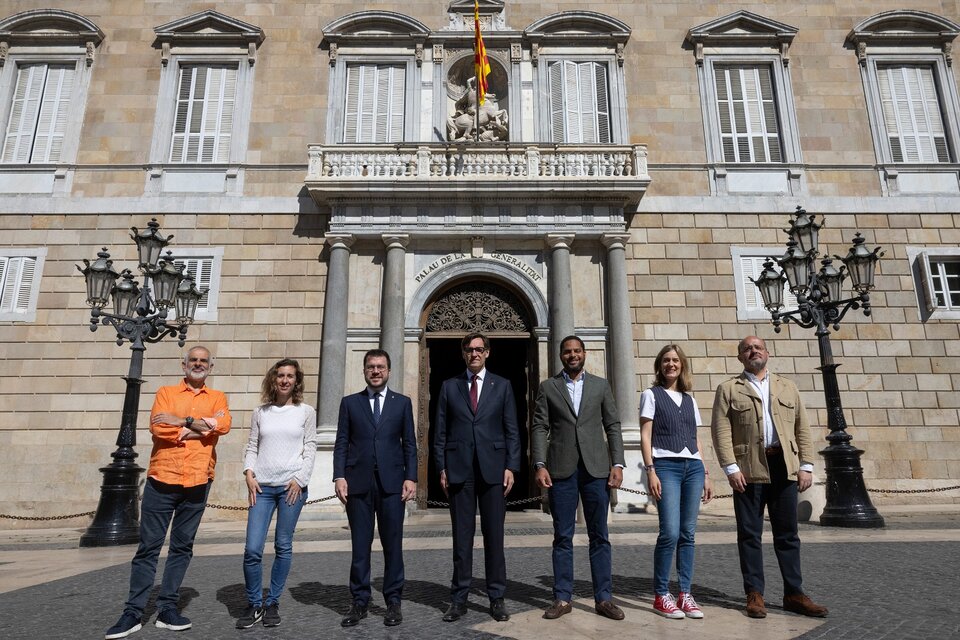 Cataluña se moviliza para decidir su futuro en las urnas