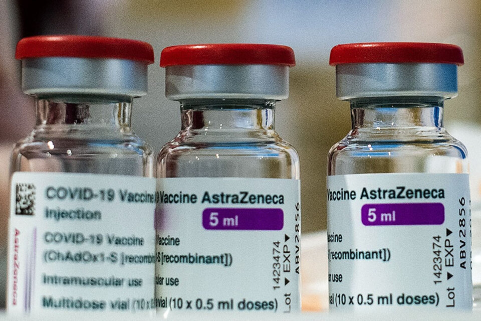 Qué hay detrás de la denuncia contra el Estado y AstraZeneca por la vacuna anti Covid (Fuente: Télam)