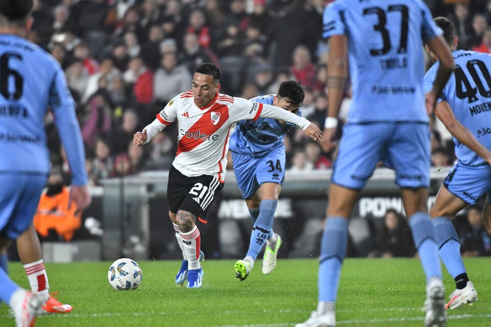 River le gana 1-0 a Belgrano con gol de Echeverri, hoy por la Liga Profesional: minuto a minuto