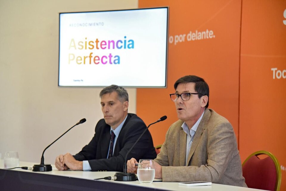 Los ministros de Economía Pablo Olivares y de Educación José Goity