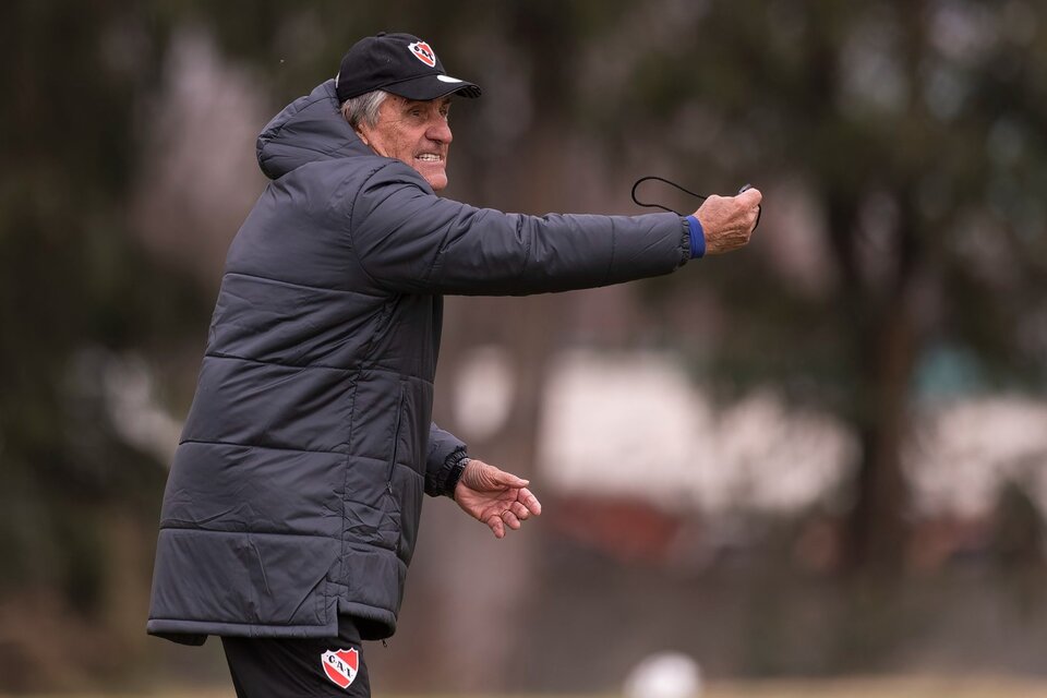 Hugo Tocalli es el entrenador interino de Independiente (Fuente: Prensa Independiente)