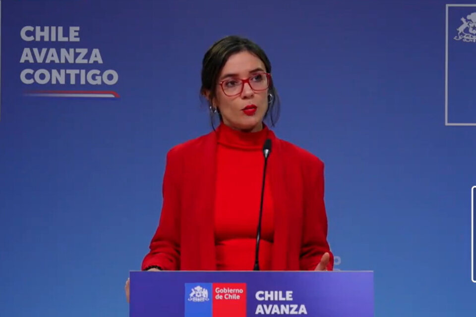 "No hay justificación alguna para no recurrir a la vacunación", dijo la vocera del gobierno chileno, Camila Vallejo.