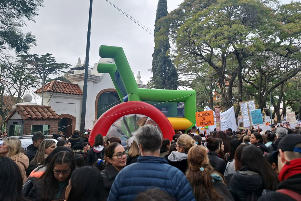 Marcha a la Quinta de Olivos en contra del ajuste a discapacidad (Fuente: @DanielOberti)