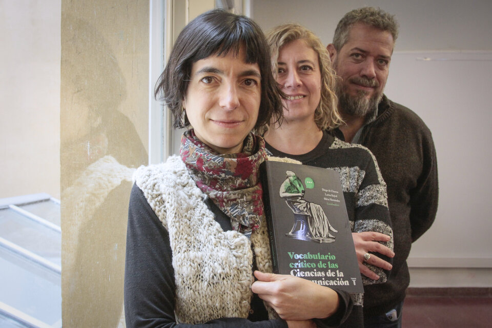 Silvia Hernández, Larisa Kejval y Diego de Charras.  (Fuente: Jorge Larrosa)