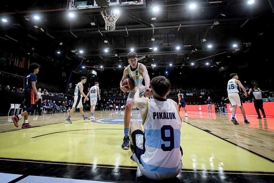 Pikaluk, de Quimsa, anotó 9 puntos en el debut. (Fuente: Prensa FIBA)
