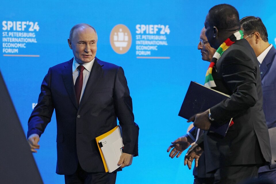 Putin en el Foro Económico Internacional de San Petersburgo. (Fuente: AFP)