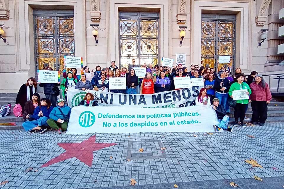 En Rosario hubo concentración frente a Gobernación.  (Fuente: ATE Rosario)