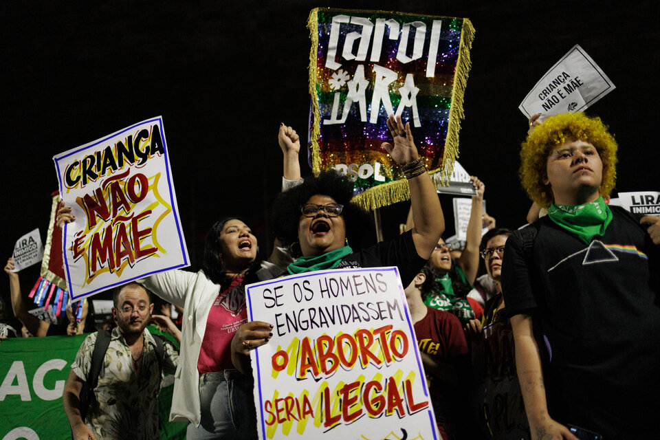 Feministas organizadas rechazaron en Brasil un proyecto de ley que endurece las penas por abortar
