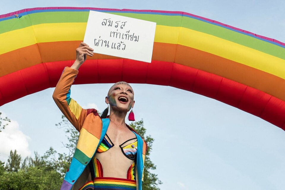 Festejos tras la aprobación del matrimonio igualitario en Tailandia (Fuente: AFP)
