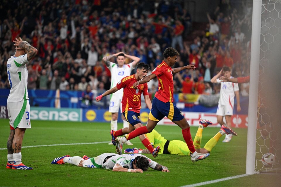 Los jugadores españoles festejan (Fuente: AFP)