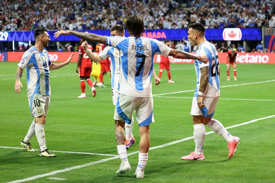 Los jugadores de Argentina de festejo (Fuente: EFE)