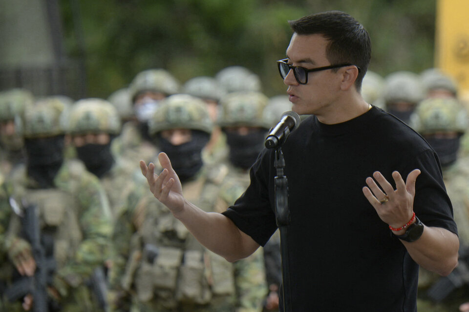 Noboa habla durante la ceremonia de inicio de obra de la cárcel de Santa Elena. (Fuente: AFP)