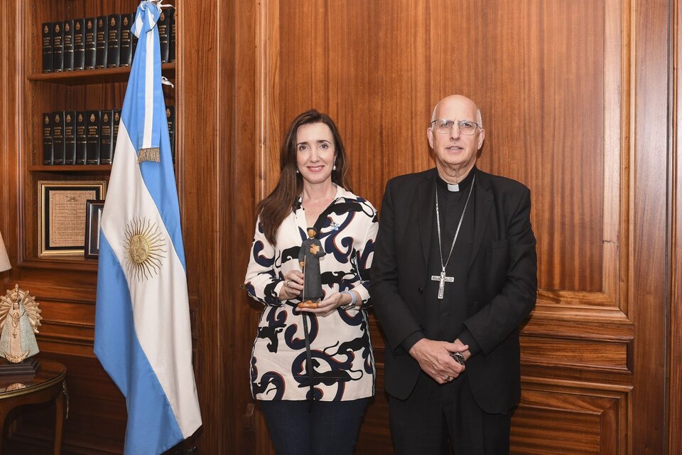 Santiago Olivera visitó a Victoria Villarruel en el Senado. (Fuente: Obispado Castrense)