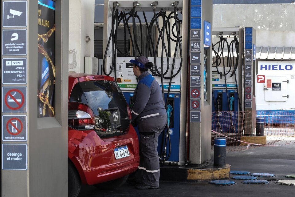 Otro aumento de combustibles: cuánto cuesta el litro de nafta desde este lunes