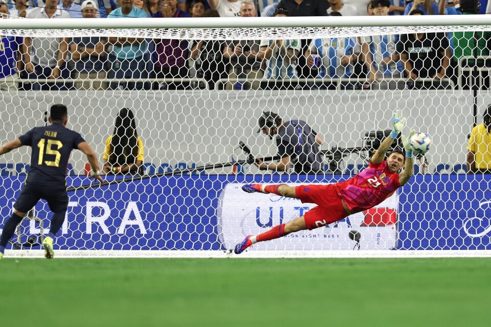 Copa América: Con el Dibu como héroe, Argentina venció a Ecuador por penales y está en la semifinal (Fuente: AFP)