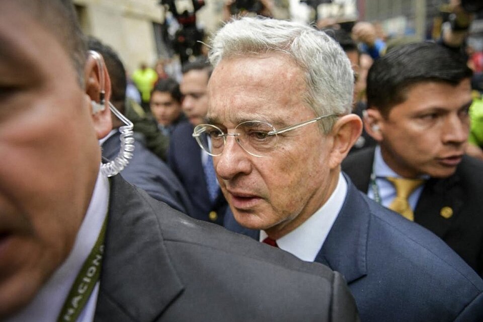 Álvaro Uribe es investigado en Argentina por los "falsos positivos"