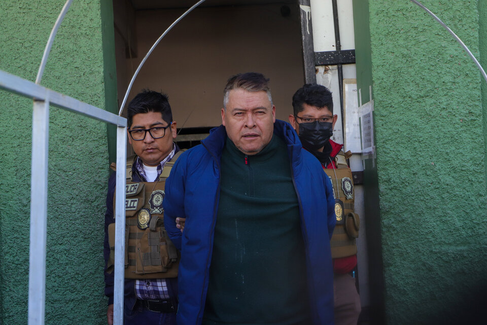 Traslado del general golpista Zuñiga a la cárce de Chonchocoro. (Fuente: EFE)