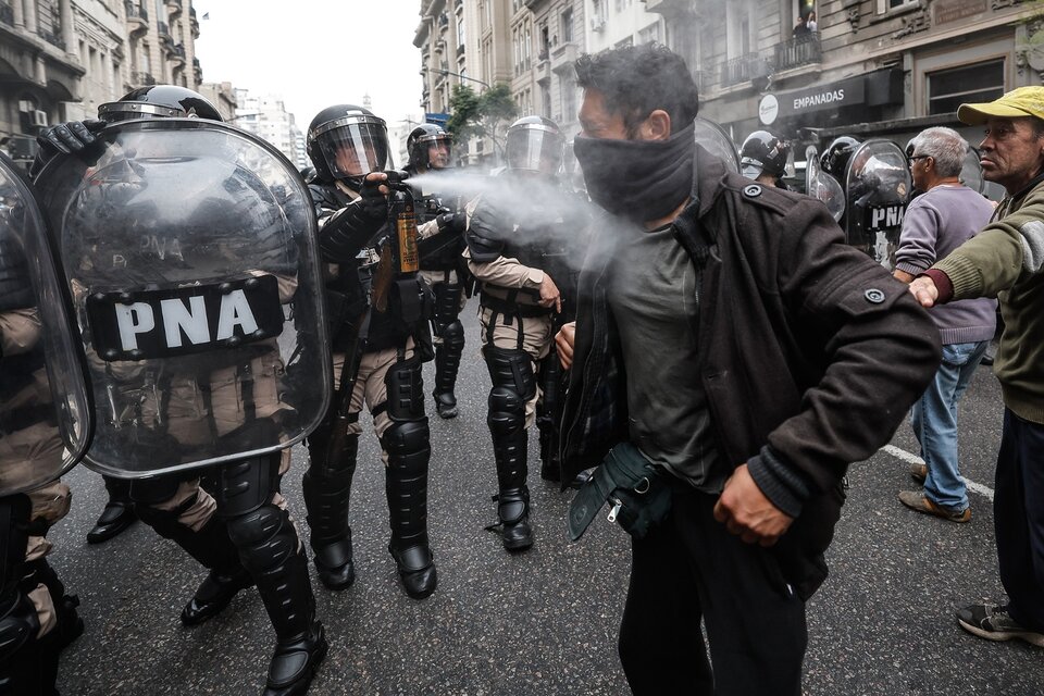 “Desde diciembre de 2023 protestar en Argentina es un delito” (Fuente: EFE)
